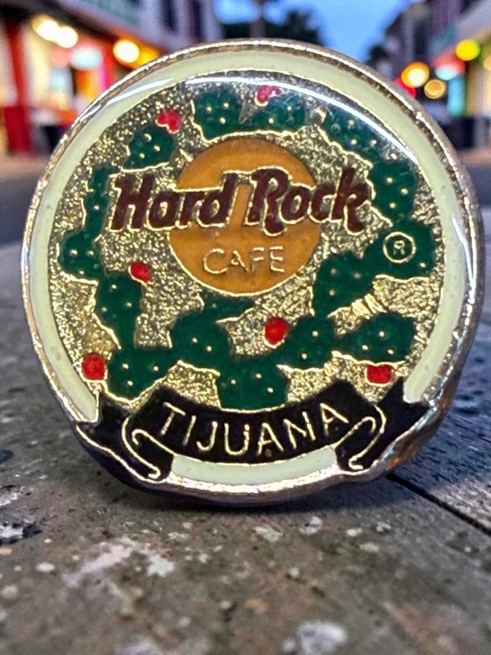 Vintage Hard Rock Cafe Pin 1997 Cactus - Tijuana, Mexico - 1" Round